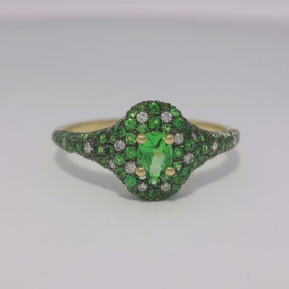 0.11CT Diamond and 0.67CT Green Garnet Sapphire Ring 14k Yellow Gold