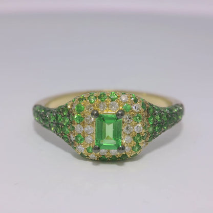 0.10CT Diamond & 0.83CT Green Garnet Sapphire Ring 14k Yellow Gold